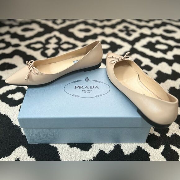 Prada Shoes - Prada patent leather ballet flats